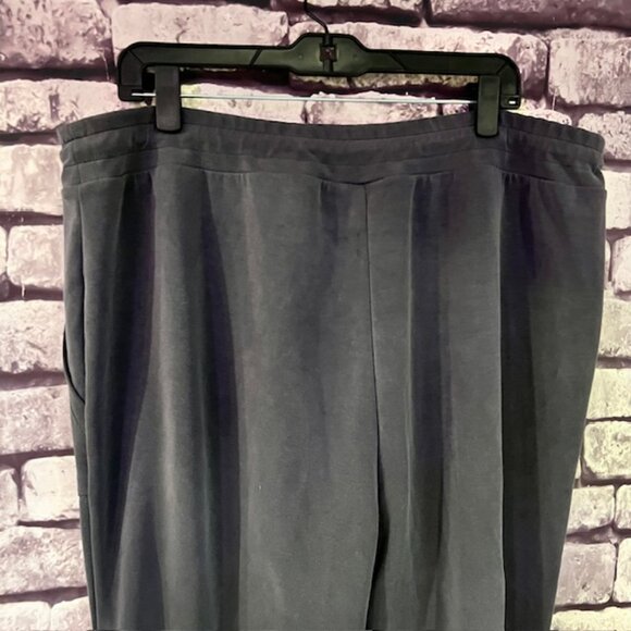 Chico's Zenergy Gray Crop Sweatpants Size XL - Picture 6 of 9